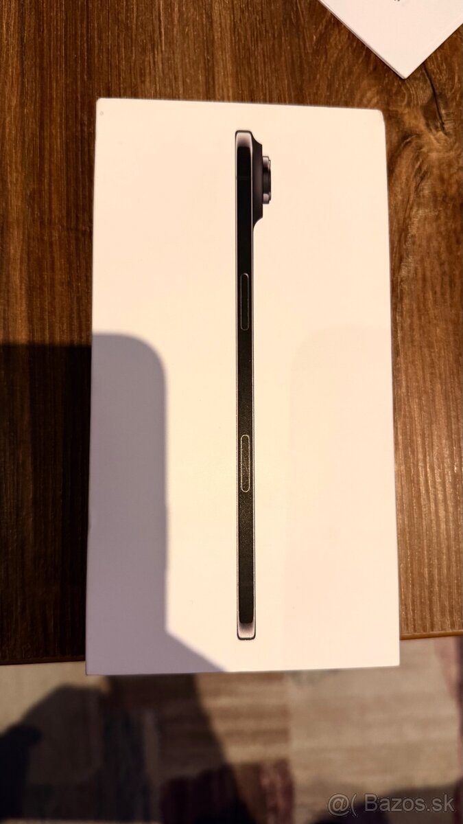 Predám iPhone Air 256gb čierny