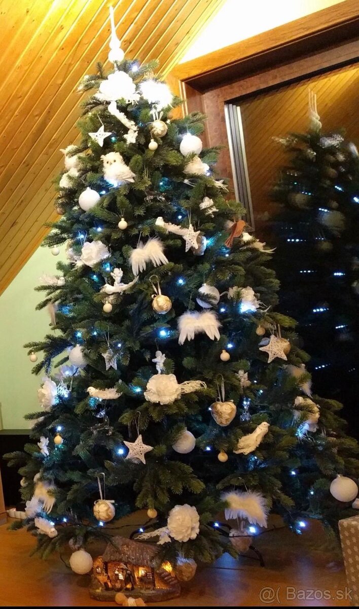 Umely vianocny stromcek