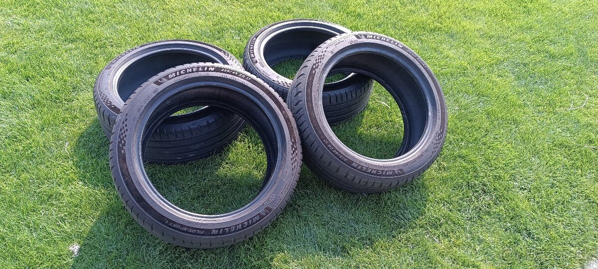 Michelin Pilot Sport 5 225/45 R17
