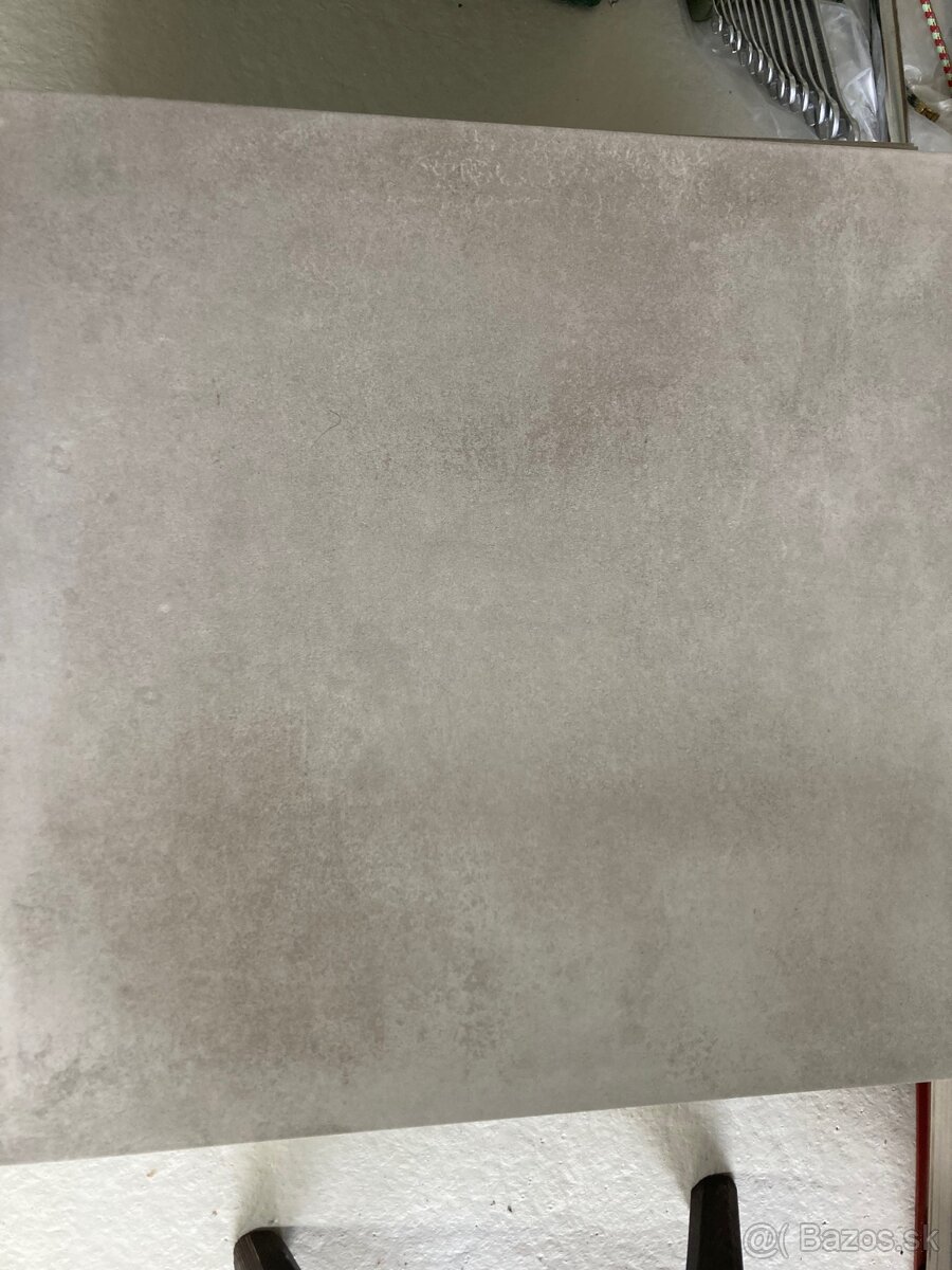 Dlažba - interiér - 6,4 m2
