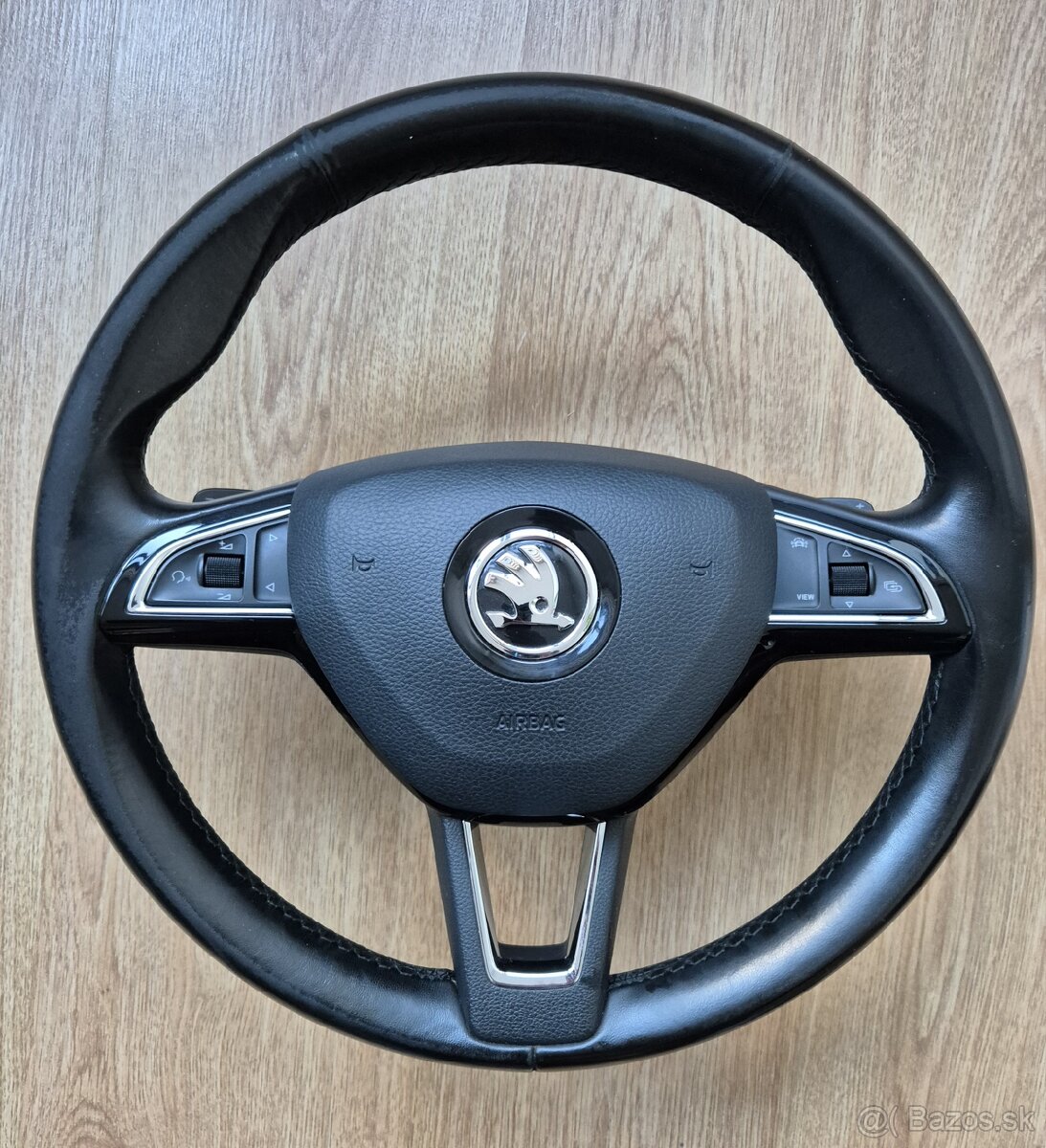 SKODA MULTIFUNKČNÝ VOLANT VYHRIEVANY, PADLAMI DSG A AIRBAGOM