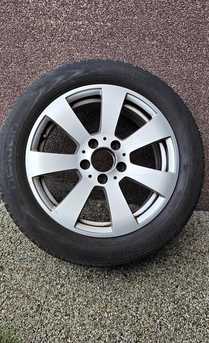Zimné pneumatiky Nokian 205/55/R16/91H aj s originál diskami
