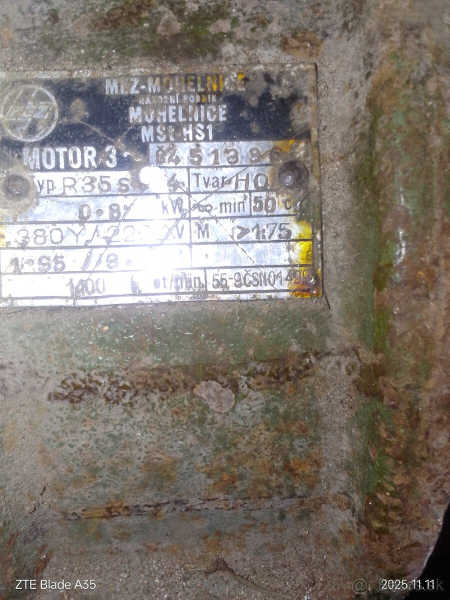 Motor starý z vodárne starej funkčný