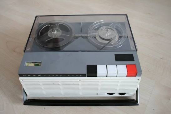 Kúpim magnetofon Tesla Uran