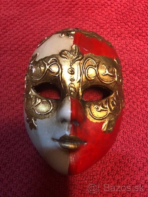 Porcelánová maska - závesná dekorácia