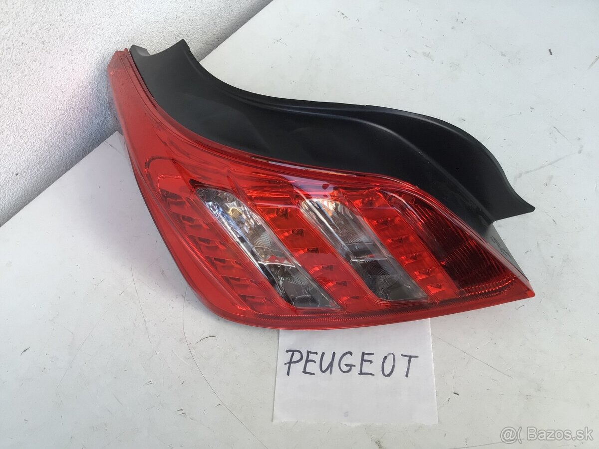 Peugeot zadne svetla