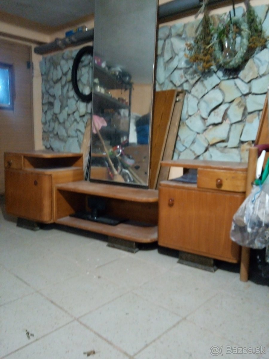 AKCIA, VÝPREDAJ 60 eur. Retro nabytok