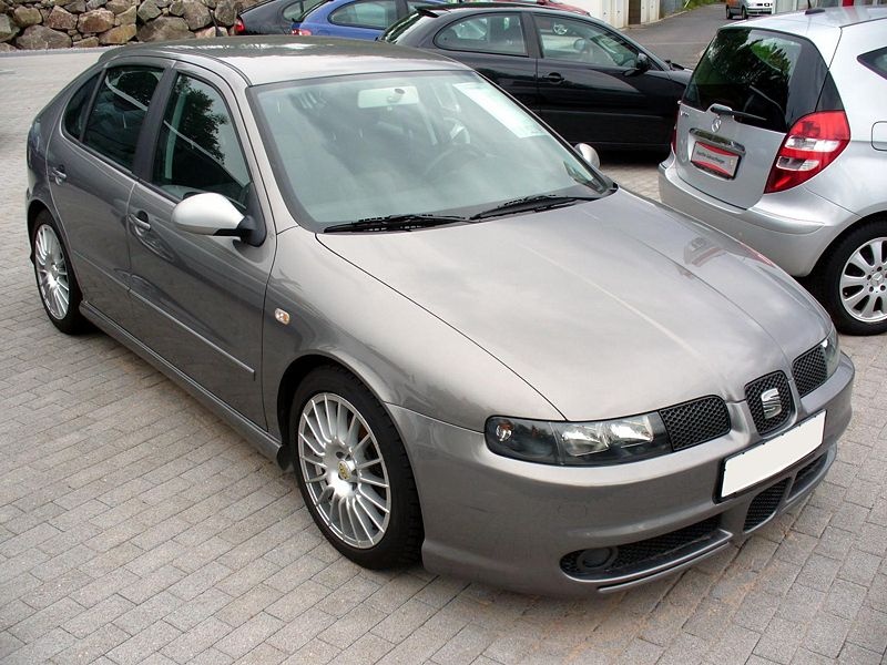 predam prave predne a prave zadne dvere na leon 1M
