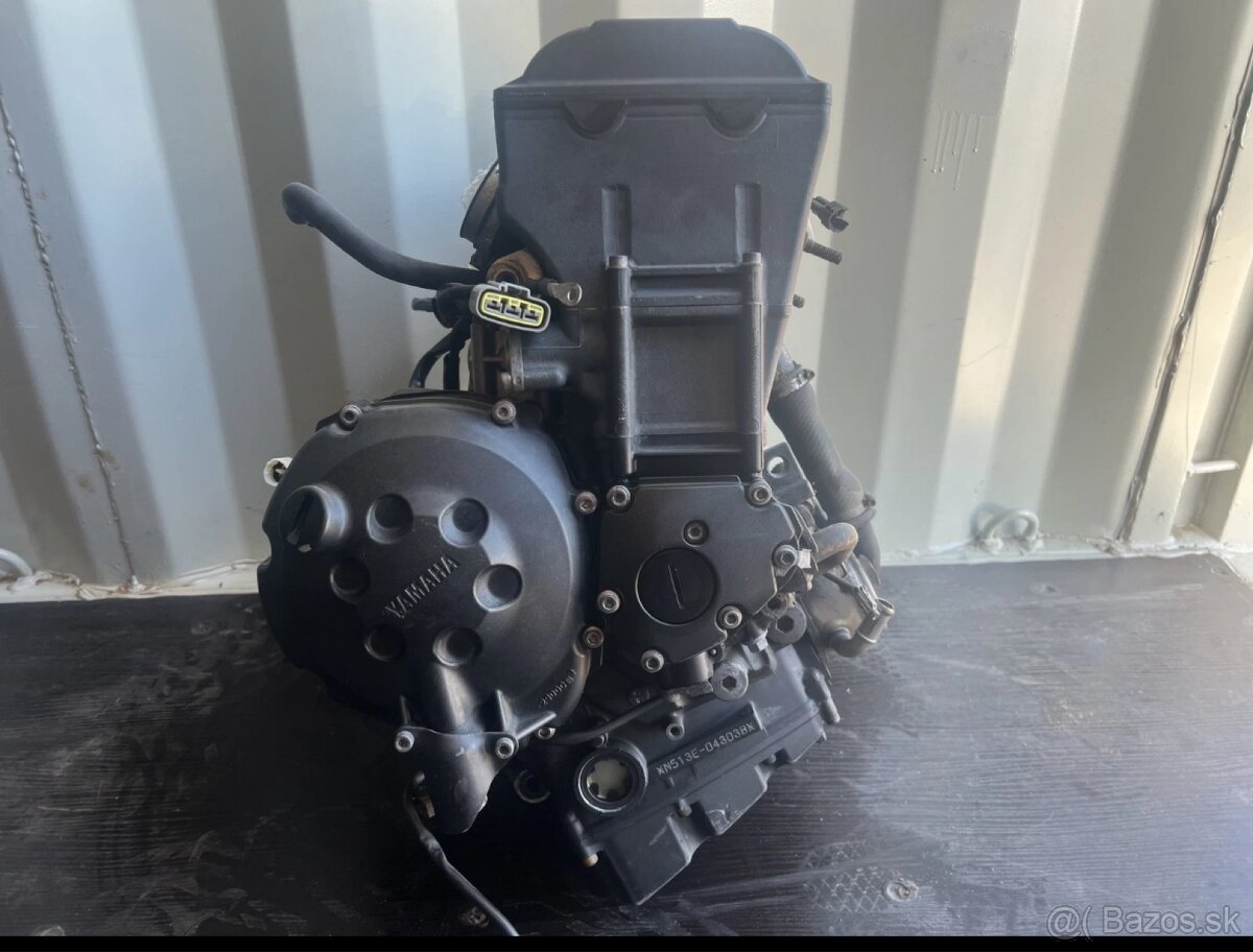Kupim motor r1 rn12 2004-2006
