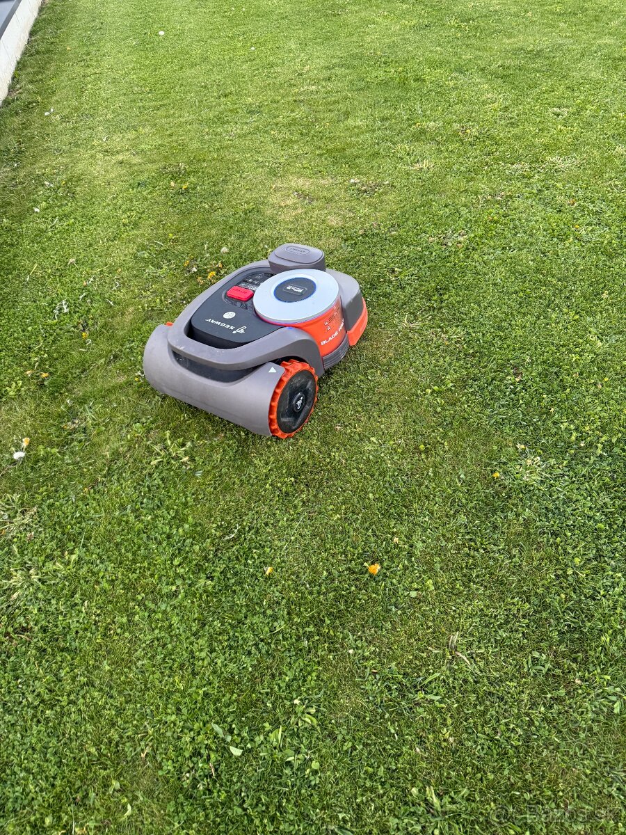 robotická kosačka segway navimow H3000 visionfence