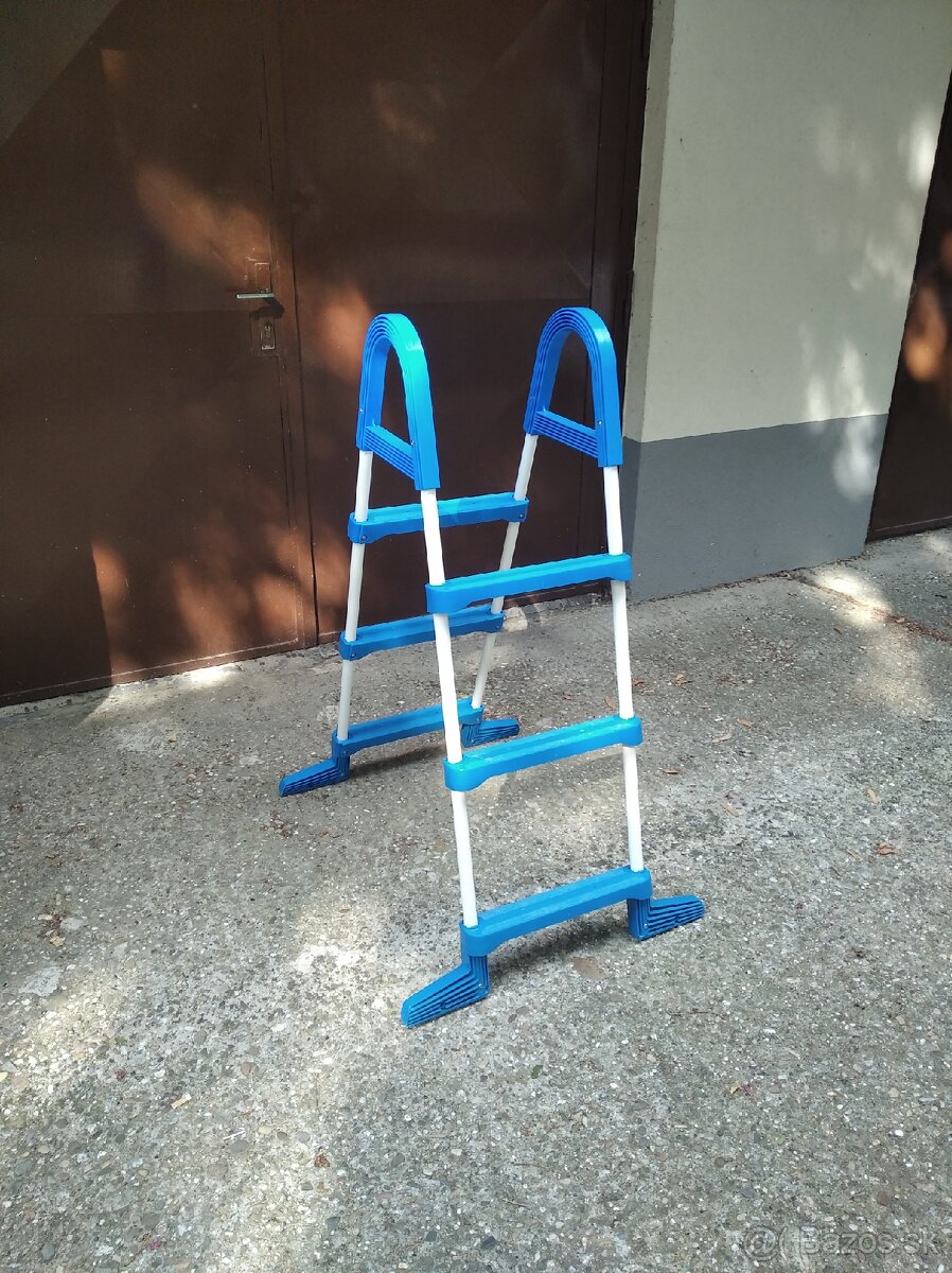 Schodíky do bazéna