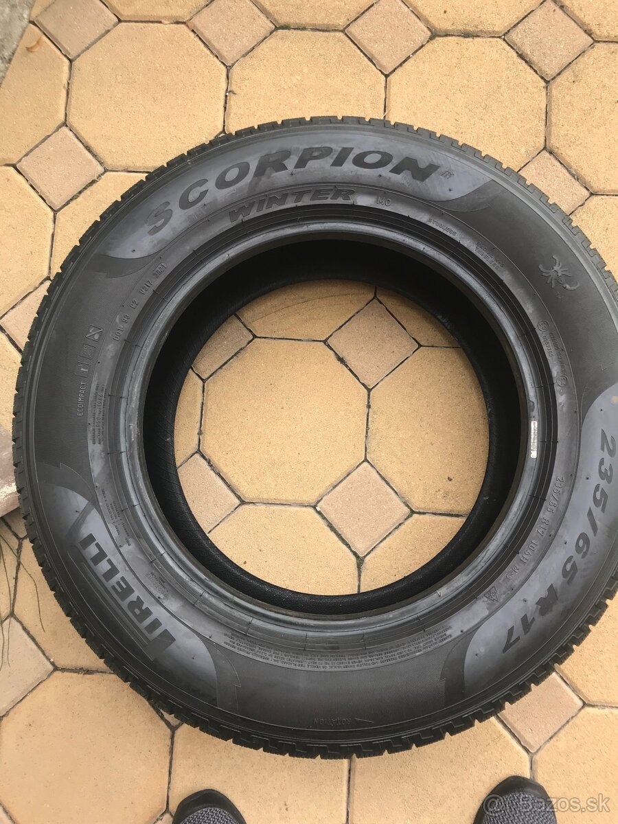 235/65r17 Pirelli zimné