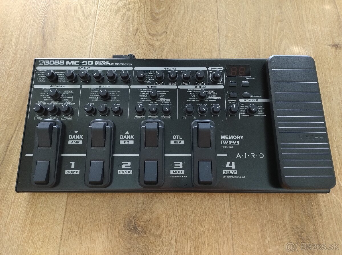 Na predaj Boss ME-90 Gitarový multiefekt + Bluetooth adaptér