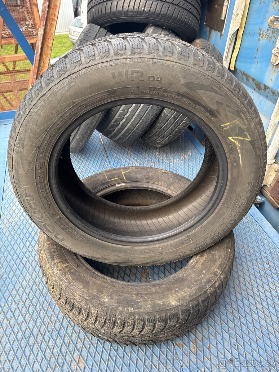205/60R16 Nokian wrd4