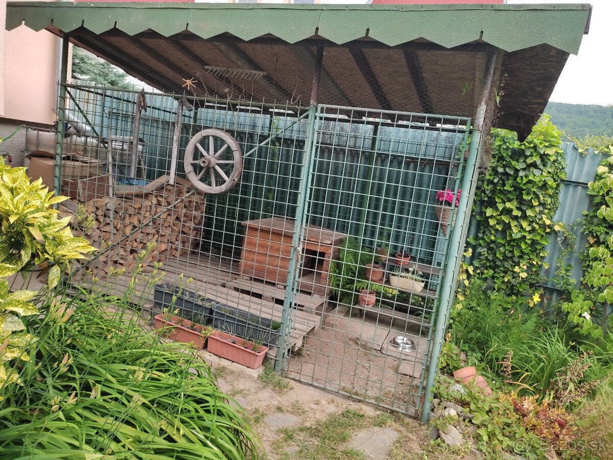 Koterec pre  psa  ,  voliera .