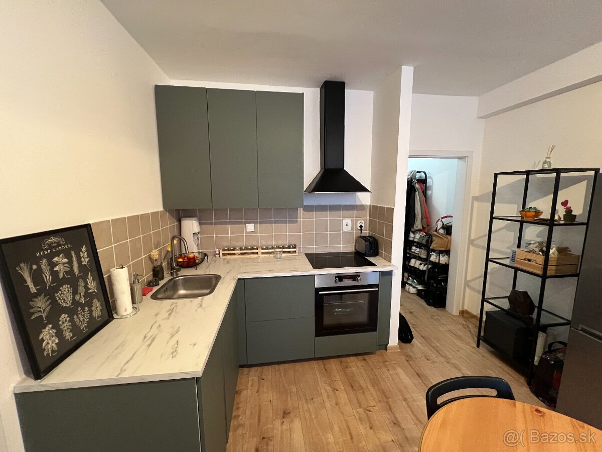 Prenájom 2 izb. byt v Centre BA, Zámocká ulica, Bratislava