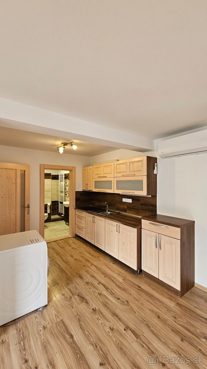 čiastočne zariadený rodinný dom na prenájom, Prievidza