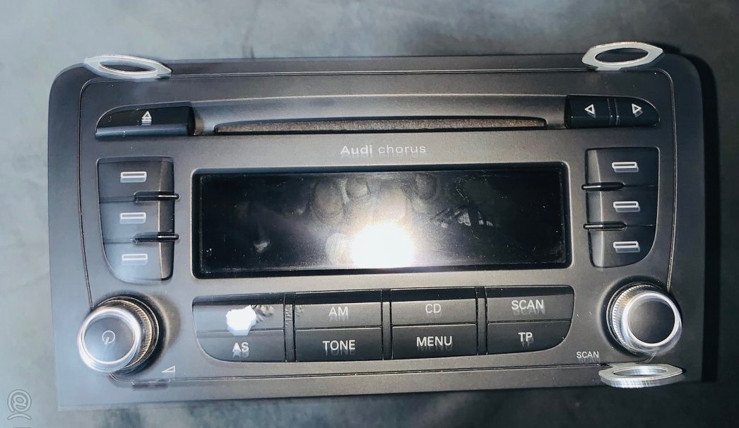 📢 Predám / vymením – Originálne autorádio Audi Chorus – Aud