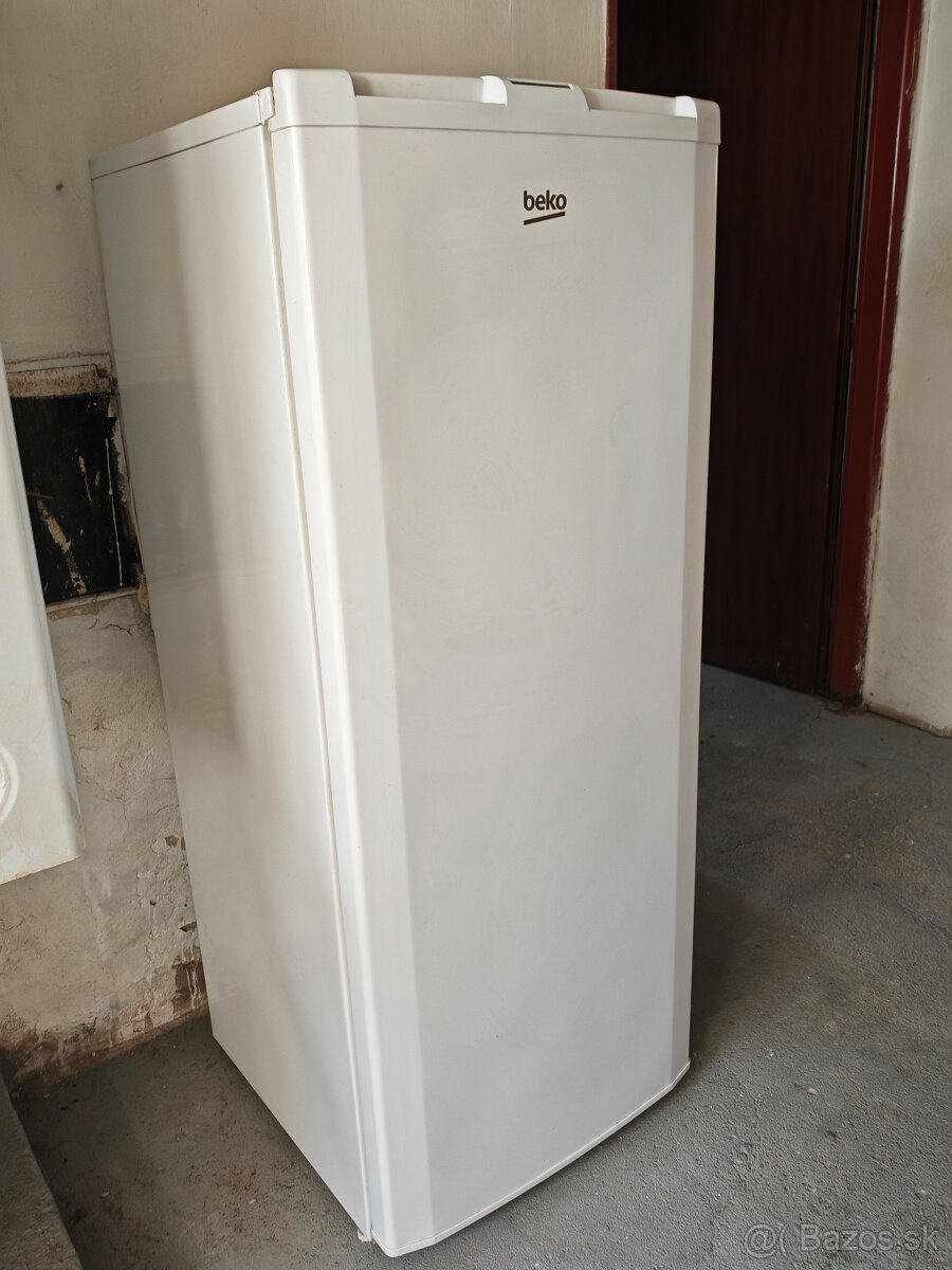 PREDÁM Beko mraznička 6 šuflíková 168 L