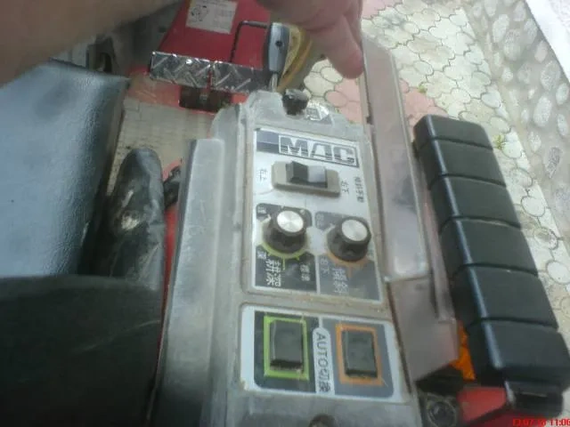 predam traktor MITSUBISHI 20 4x4