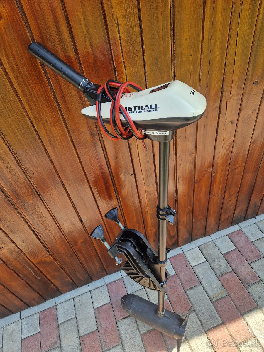 Elektromotor na čln