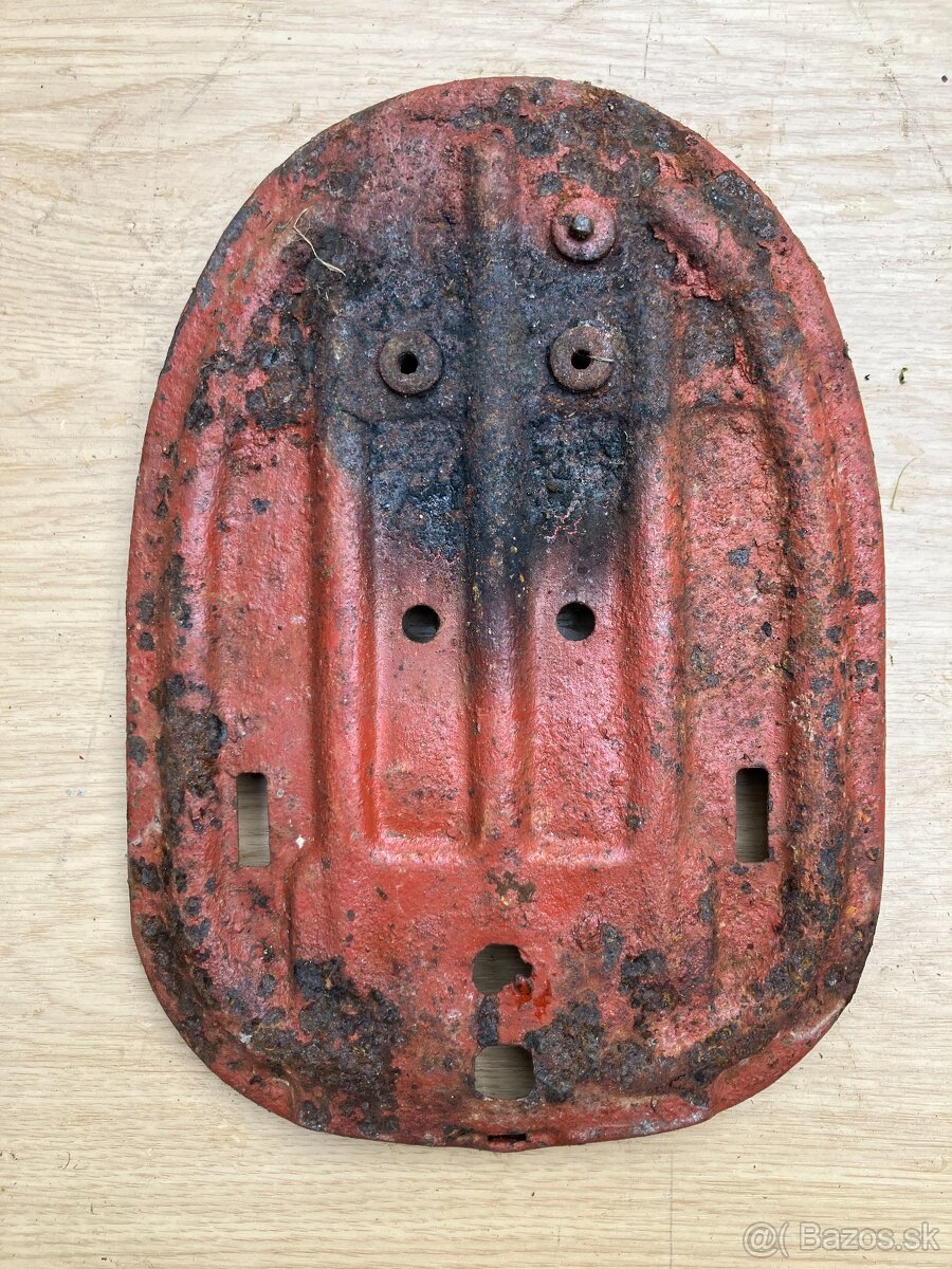 jawa parez 550 plech sedadla