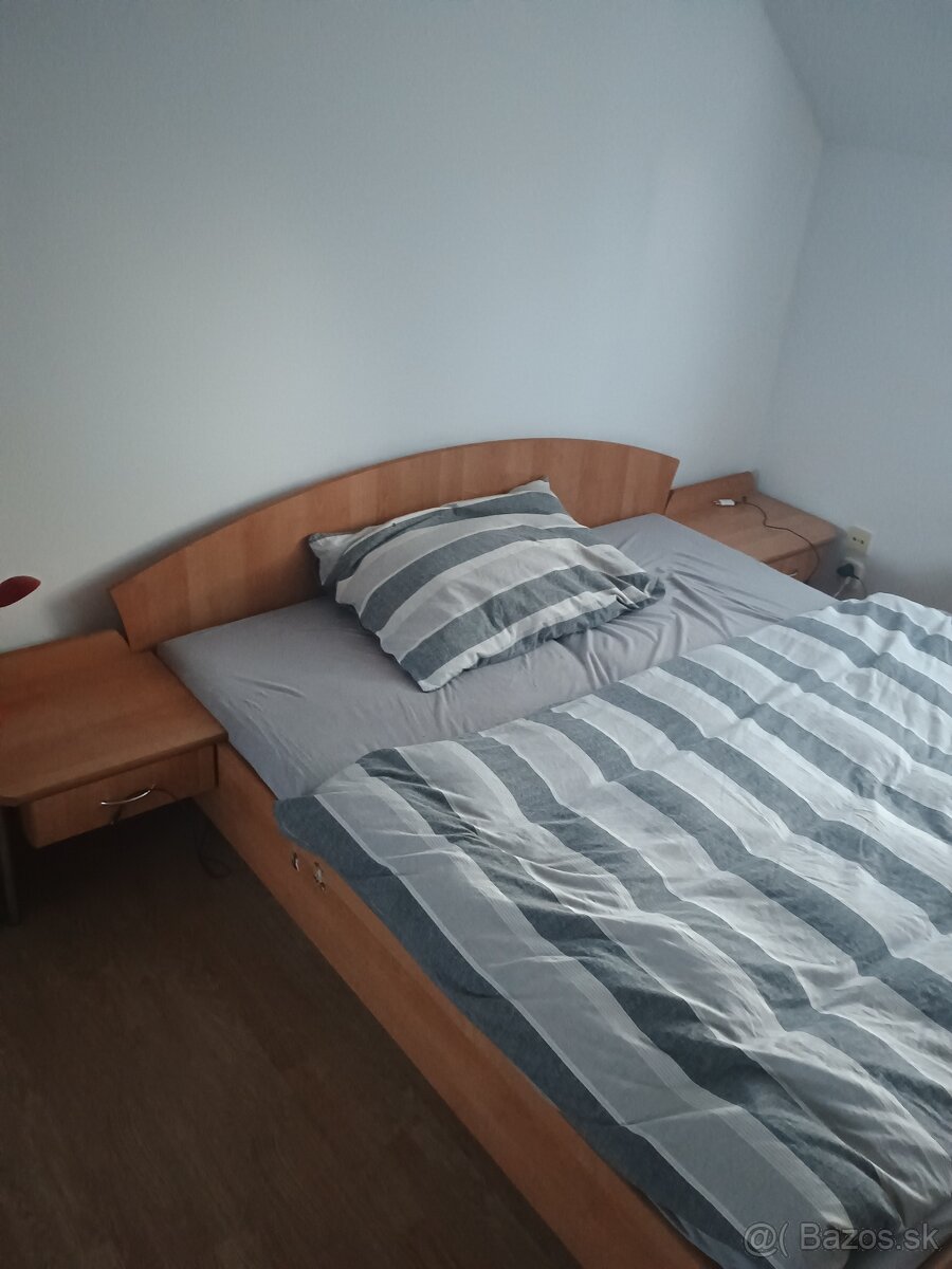Manželská posteľ