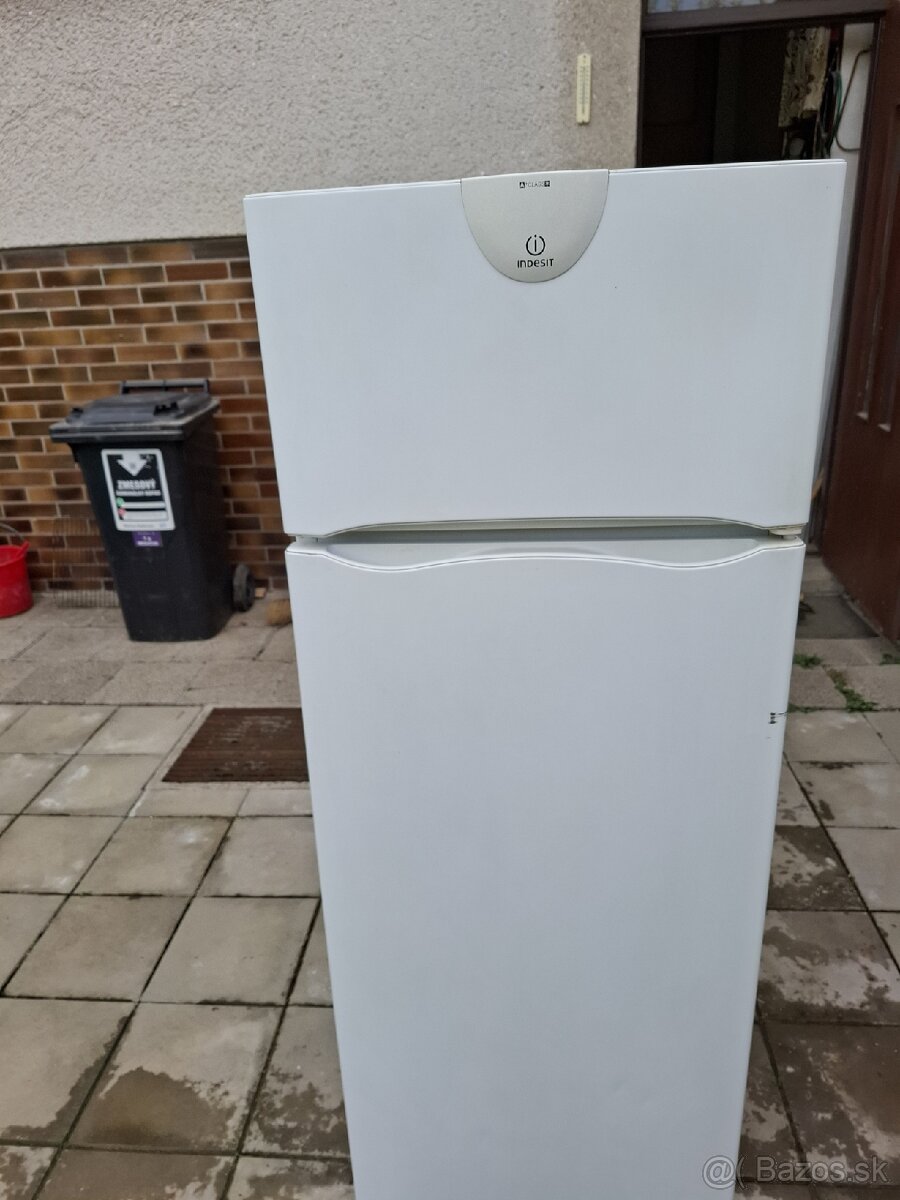 Chladnicka s mrazakom INDESIT A+ RAA