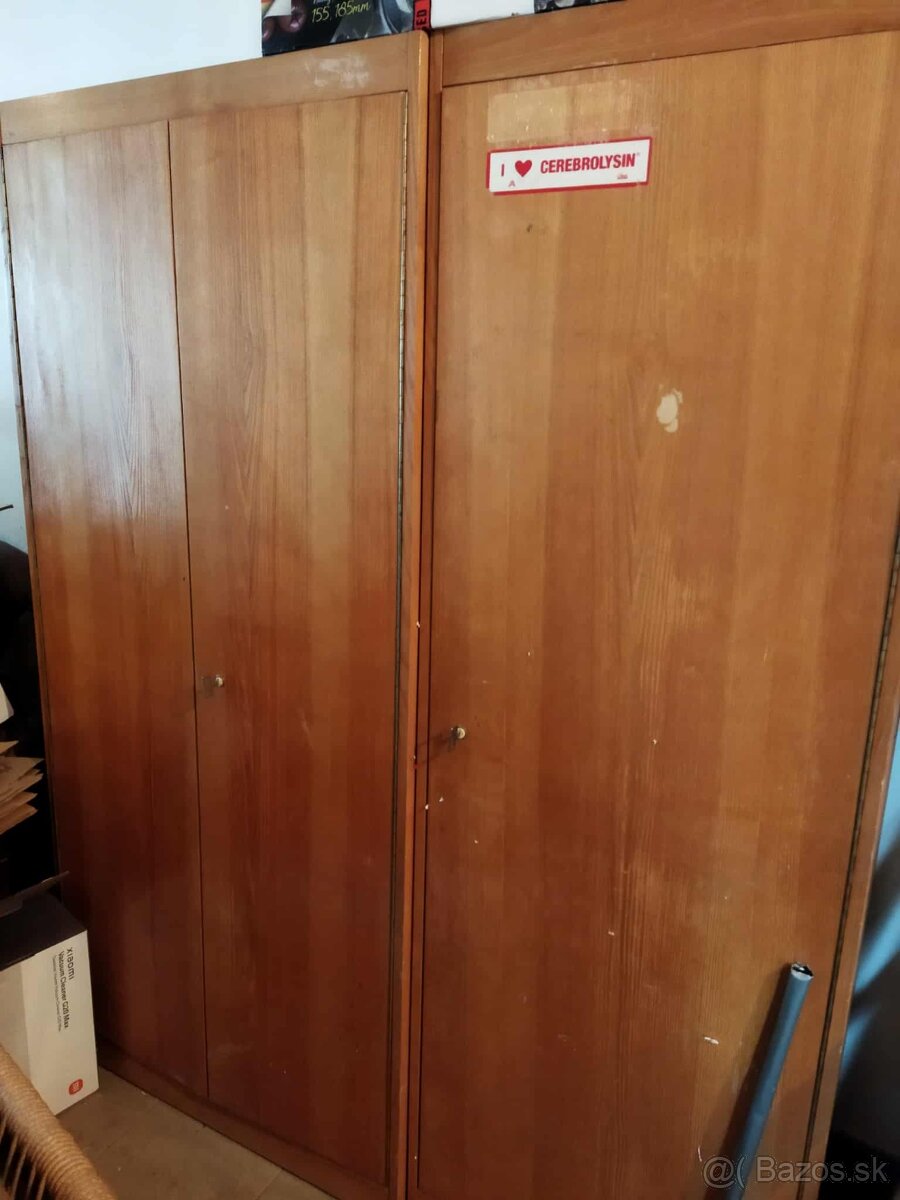 Ponúkam tieto skrine