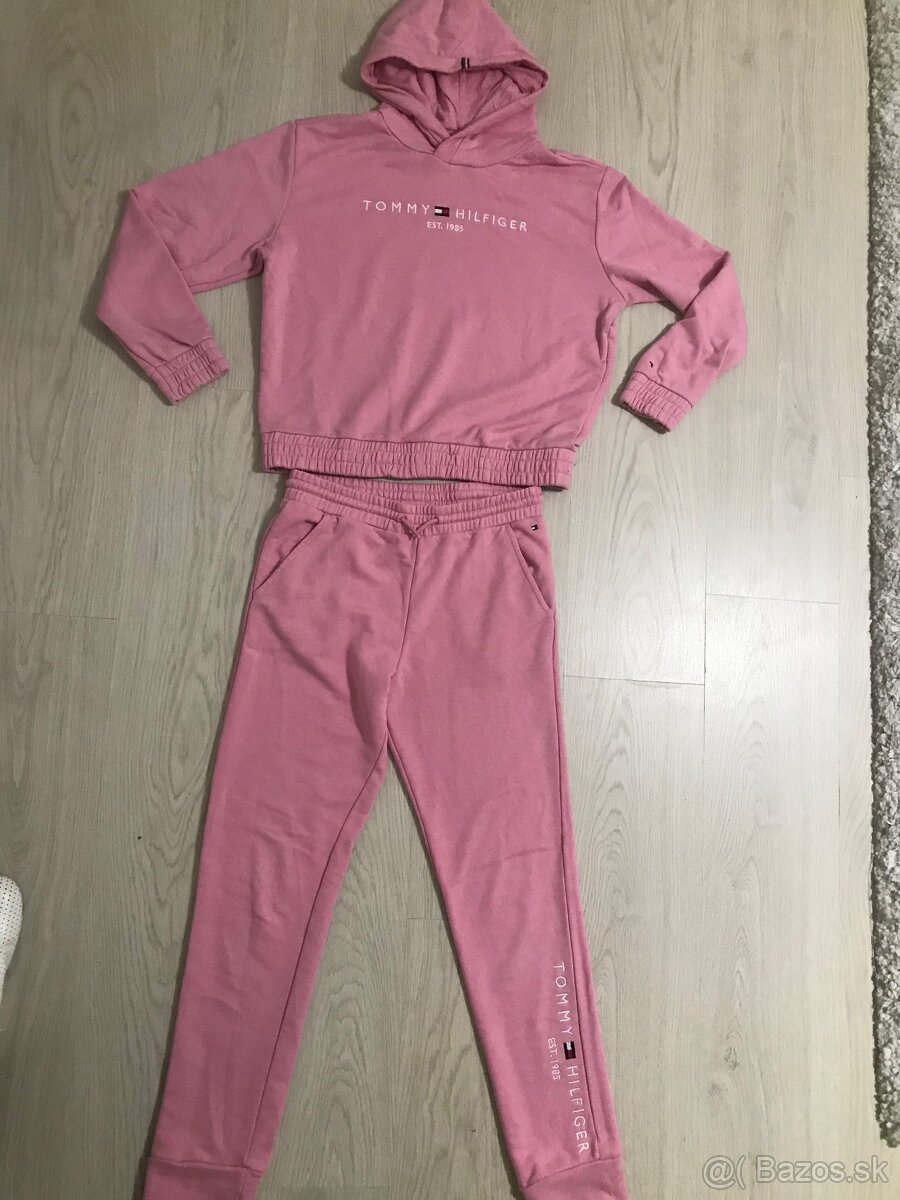 Tommy Hilfiger teplakovu suprava v.158
