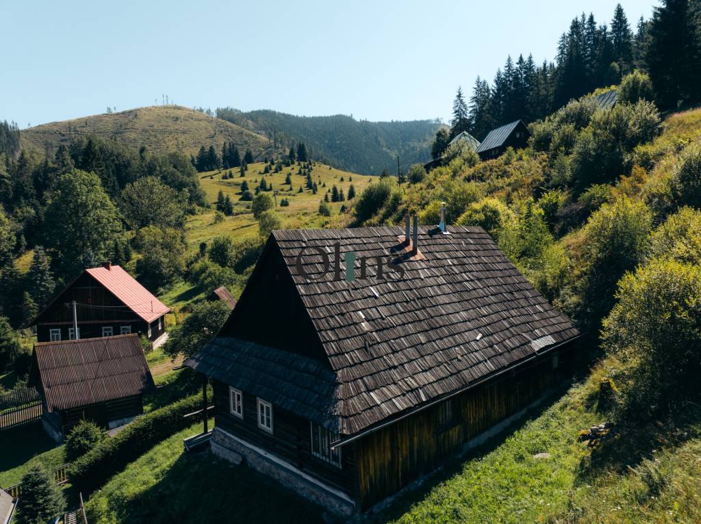 NA PREDAJ HISTORICKÁ DREVENICA V SRDCI NÍZKYCH TATIER_NIŽNÁ 