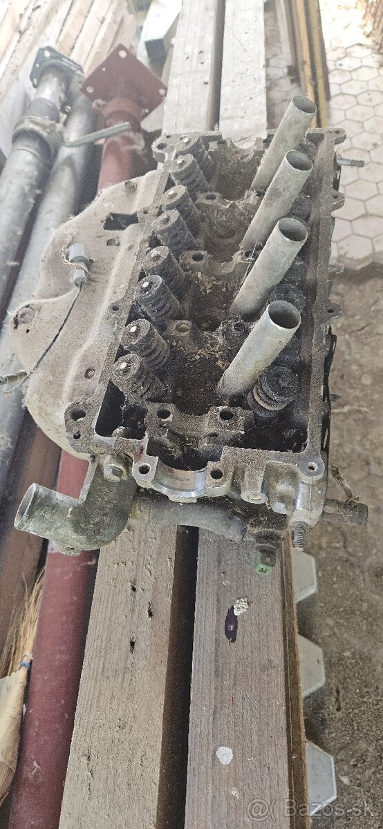 Predam hlavu Daihatsu Feroza