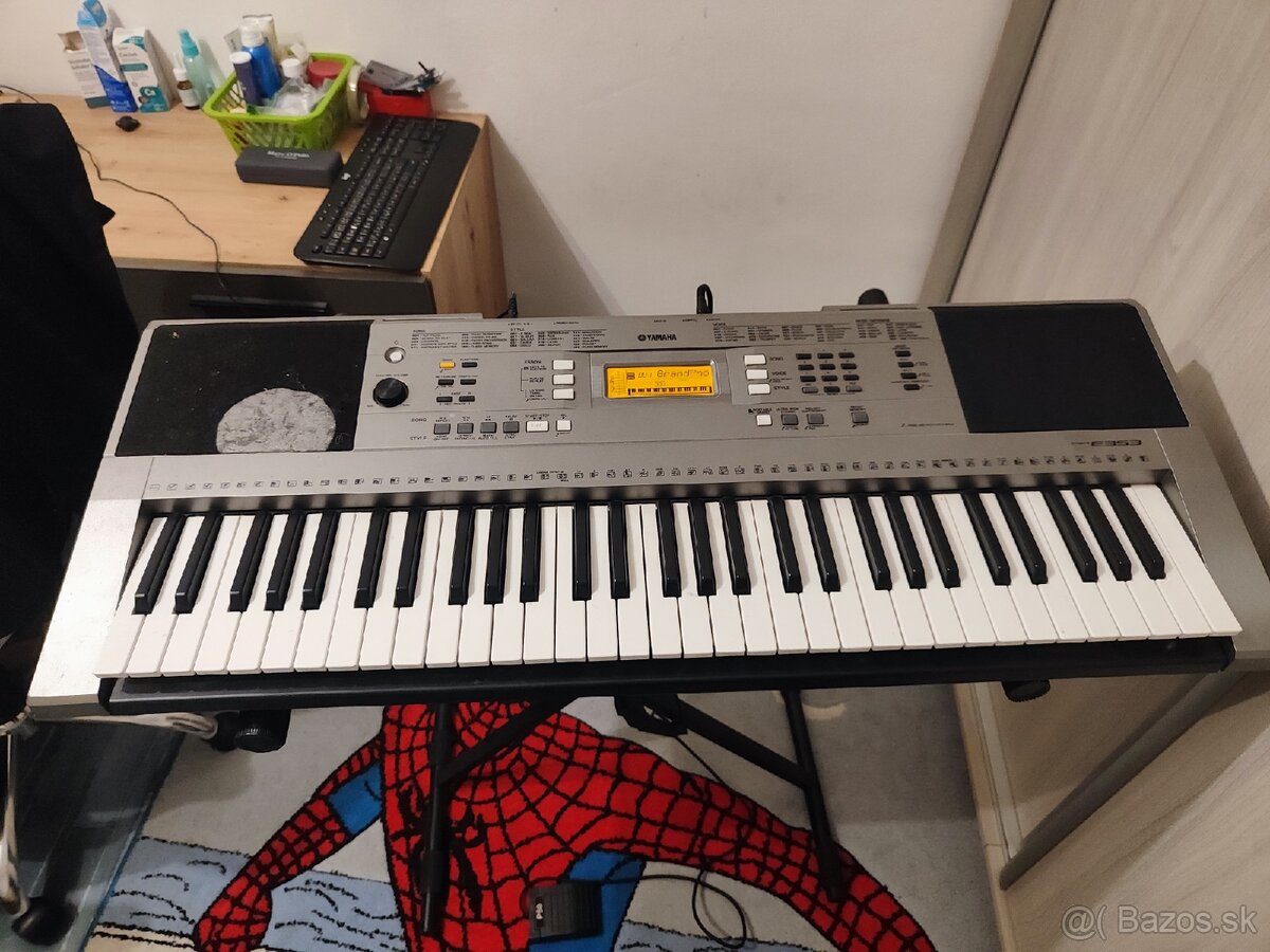 Keyboard Yamaha e353