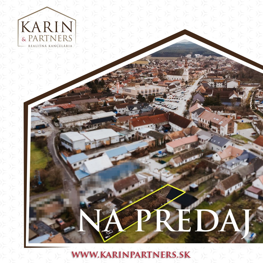 Stavebný pozemok neďaleko námestia v meste Šaštín - Stráže