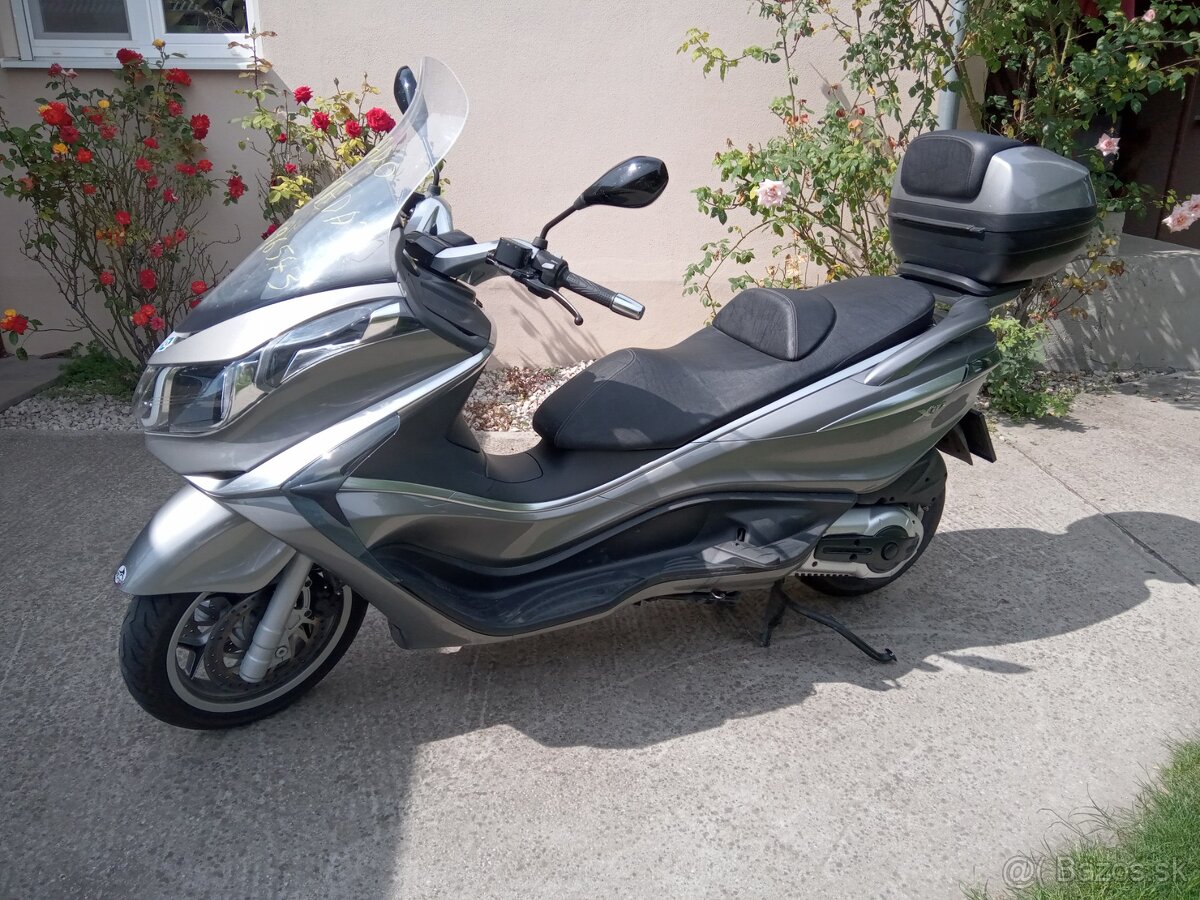 Eladó /Na predaj  Piaggio X10 Executive 500