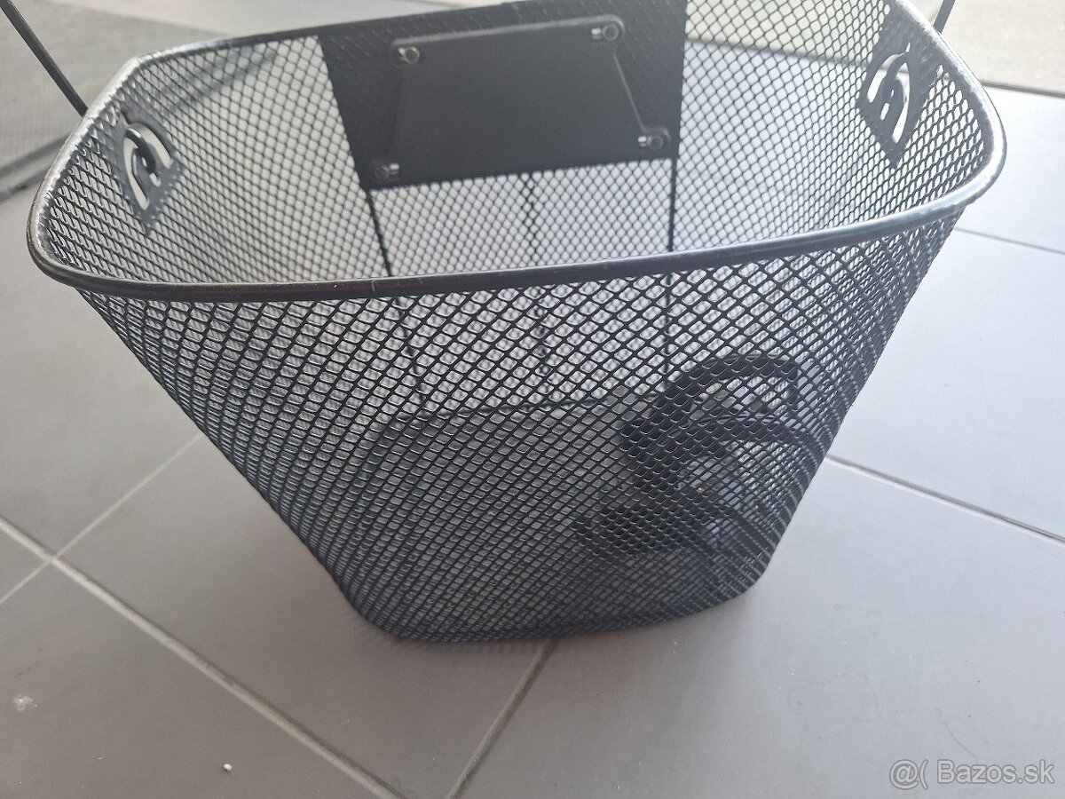 Predam kosik na volant