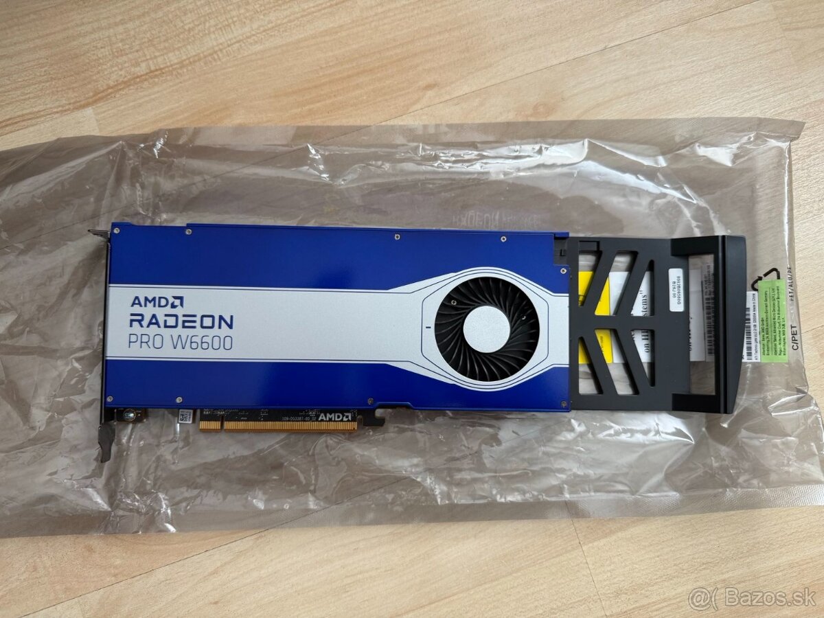 AMD Radeon PRO W6600 8 GB