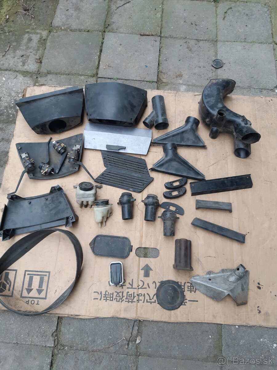 Škoda 100 -100 plast nd .