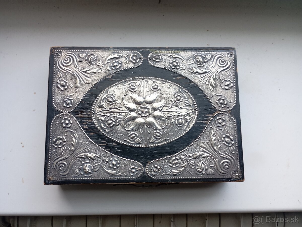 Predám drevenú dozu na cigarety