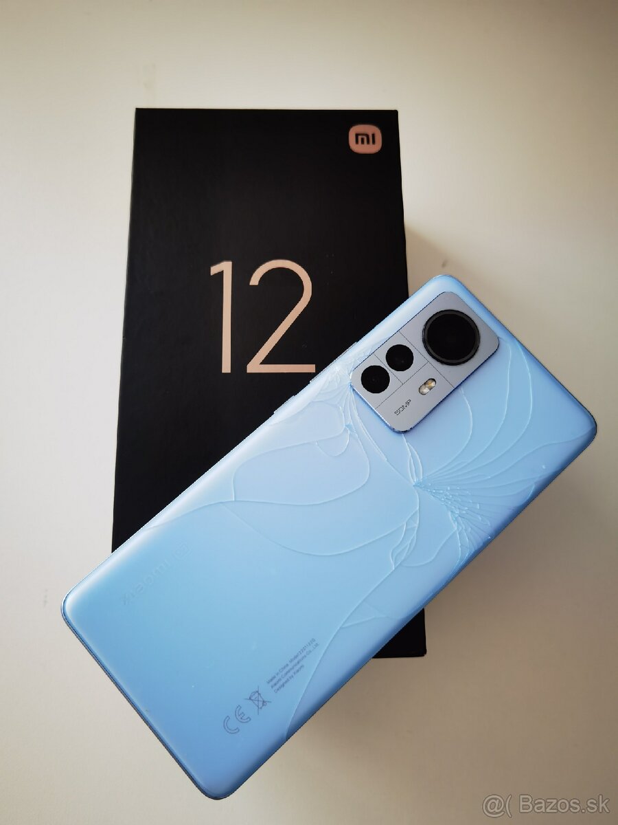 Predám xiaomi 12 pro 12gb/256gb s poškodeným zadným sklom