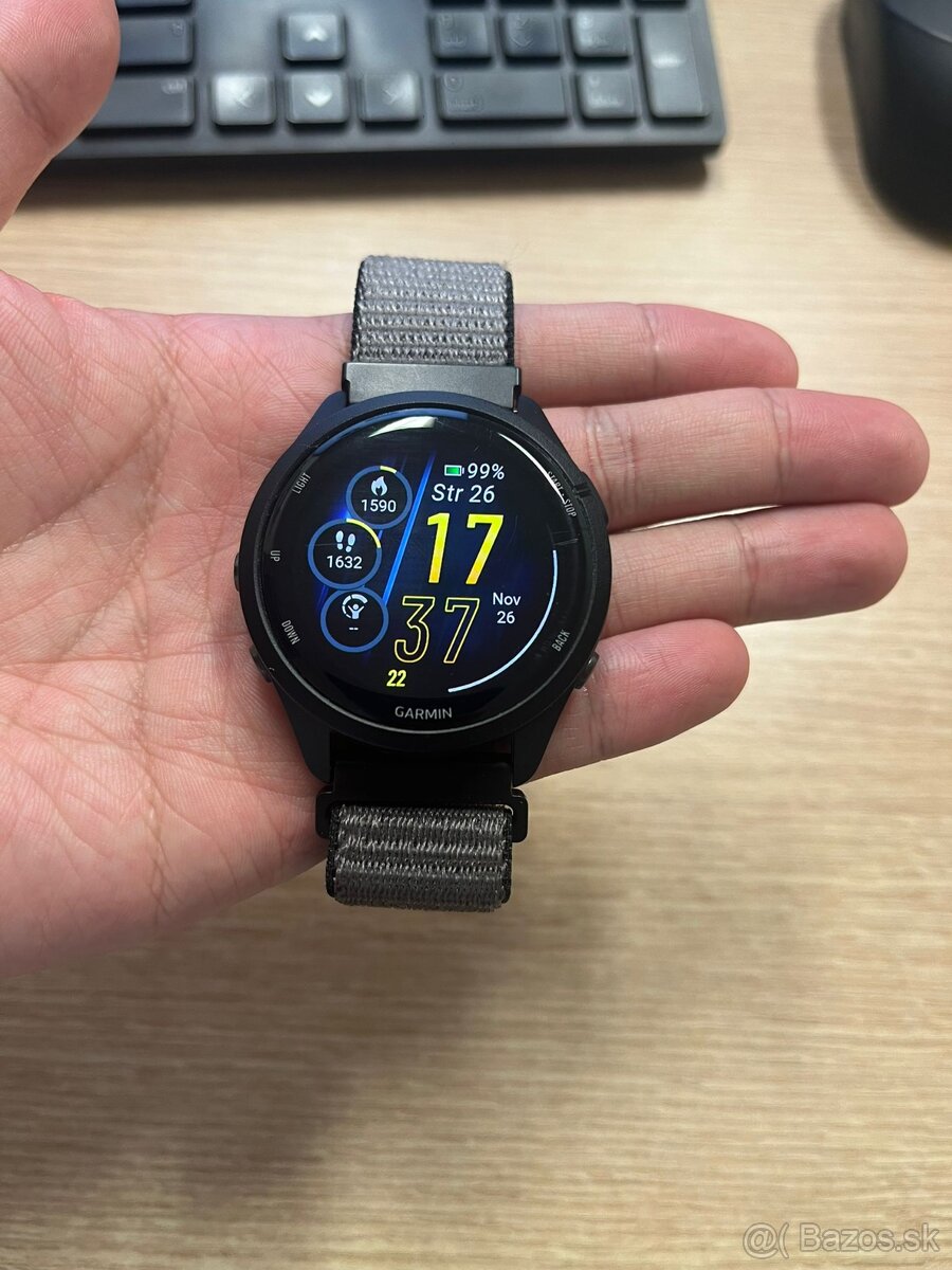 Predám Garmin Forerunner 265 – výborný stav + 5 náramkov zda