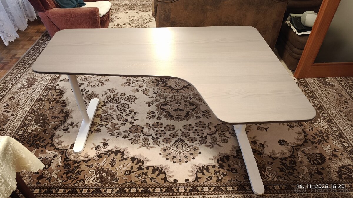 Pracovný stôl 160x110cm