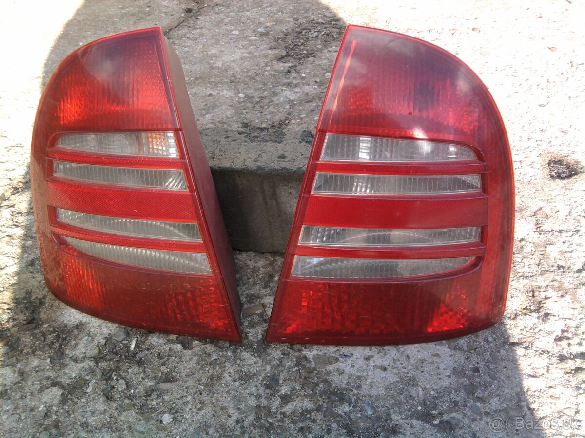 Skoda superb zadne svetla