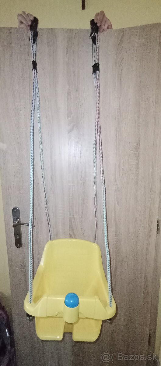 Detská plastová hojdačka