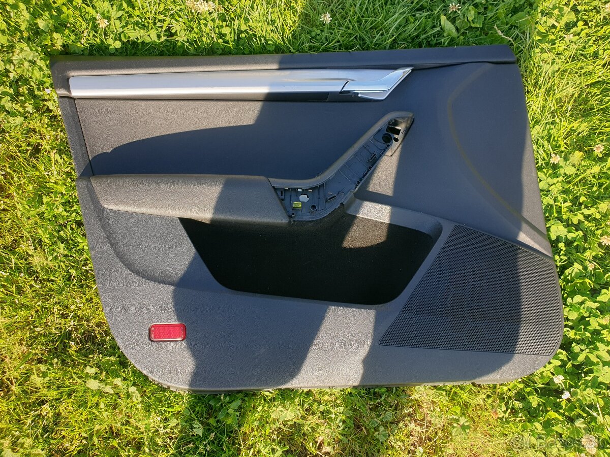 Predam 3 ks tapacirov Skoda Octavua 3 Combi
