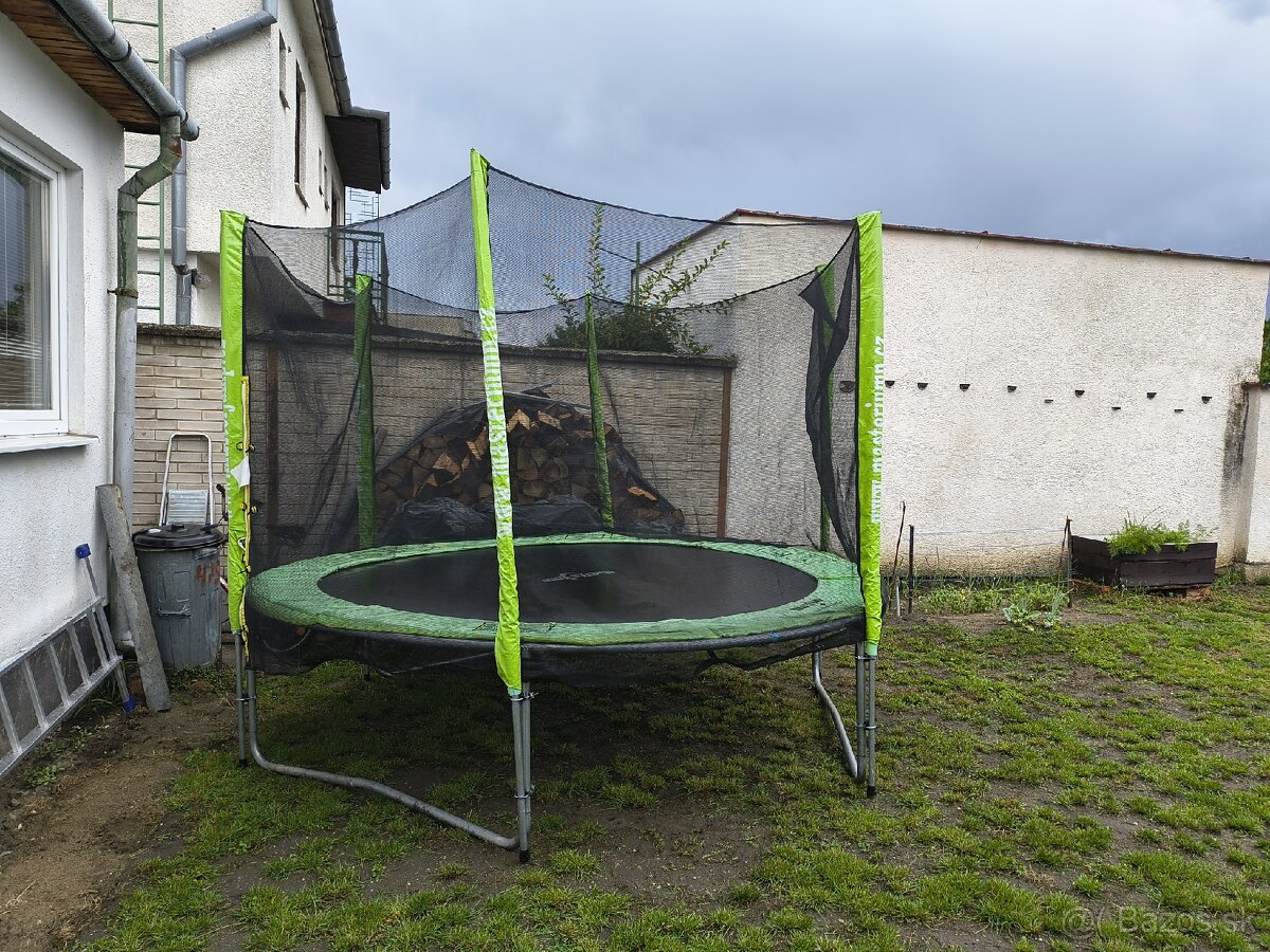 Trampolína