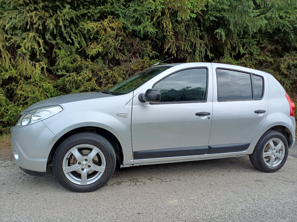 Dacia Sandero 1,4i, Nová STK EK, 115 000 Km, rok 12/2009
