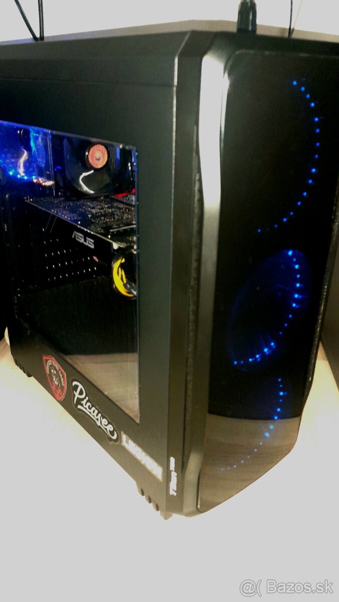 Pc herny pracovno počítač