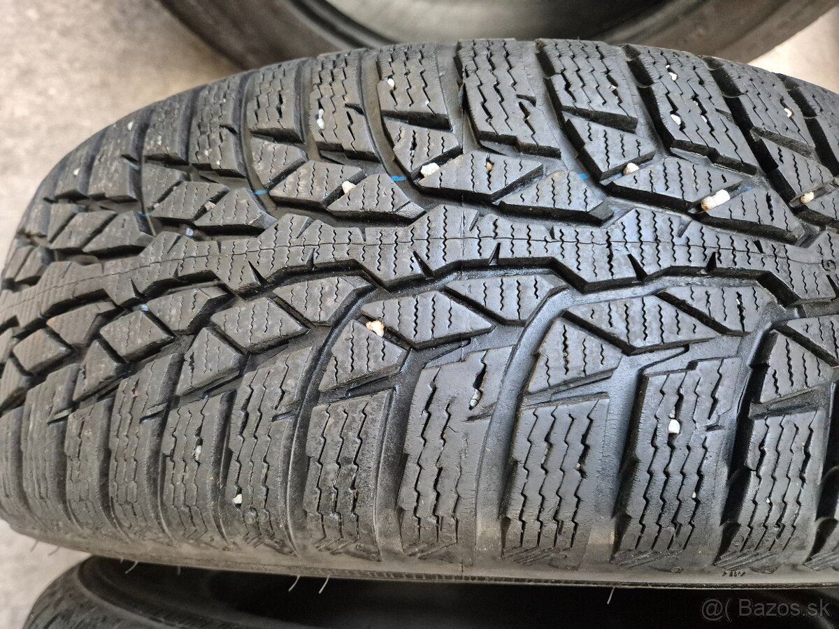 185/65 r15 zimné 4 ks NOKIAN dezén 7-5,3 mm