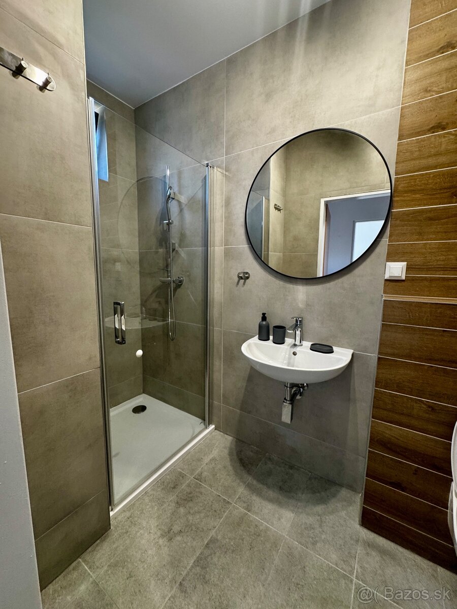 Ponúkam ubytovanie pre študentov.